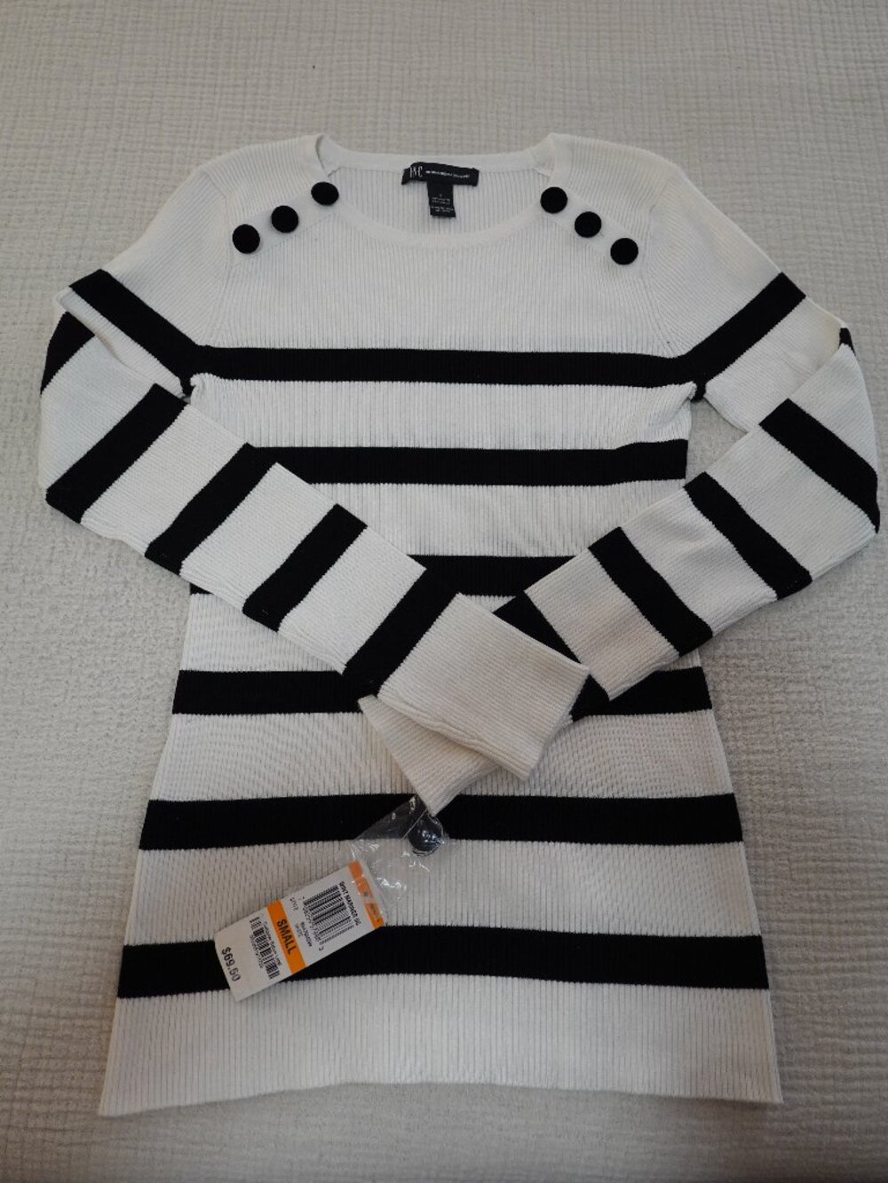 New with tags INC knit long sleeve shirt, white and black, size small